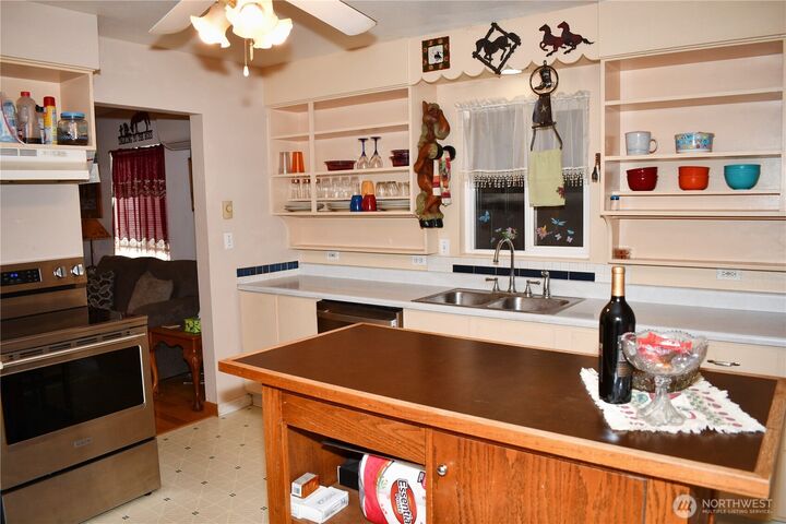 Property Photo: 84570 Ringer Road OR 97862