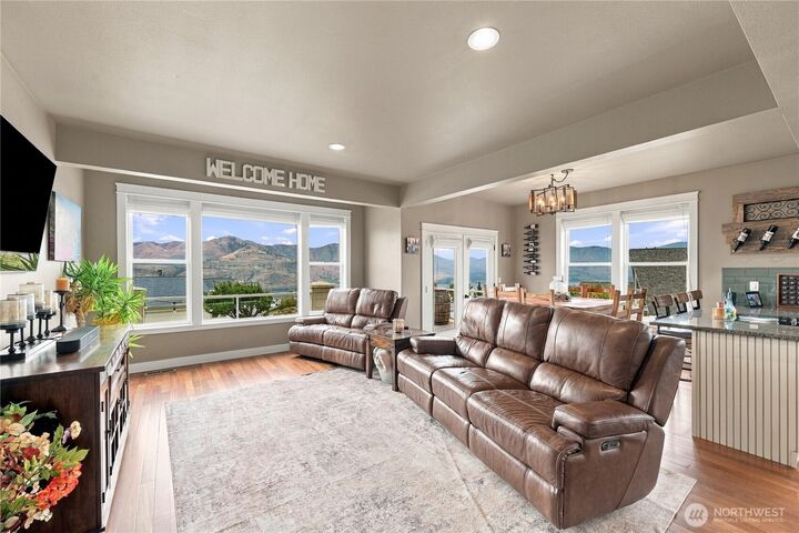 Property Photo: 200 Crescent Street WA 98816