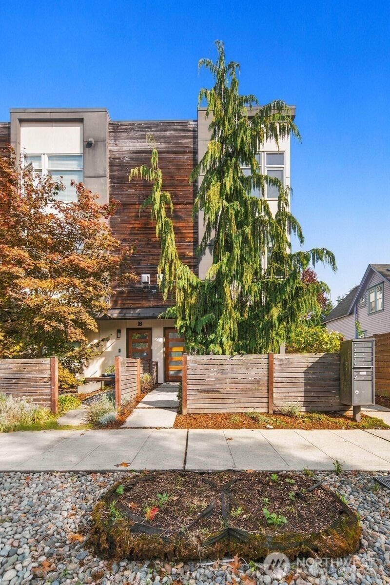 Property Photo: 304 26th Avenue S C WA 98144
