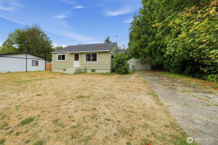 Property Photo: 1370 NE Vena Avenue WA 98311