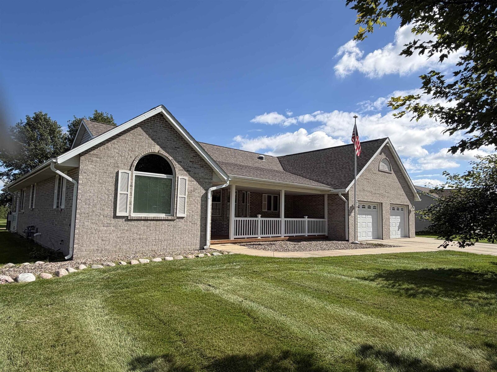 Property Photo:  485 Lions Dr  IL 61048 