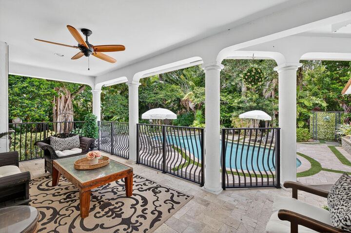 Property Photo: 2616 Acacia Court FL 33301