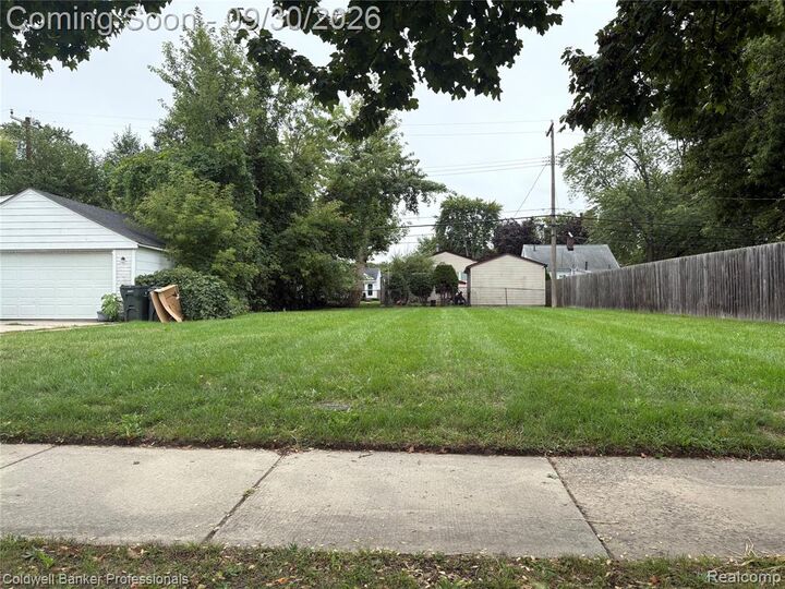 Property Photo: 22404 Maxine Street MI 48080