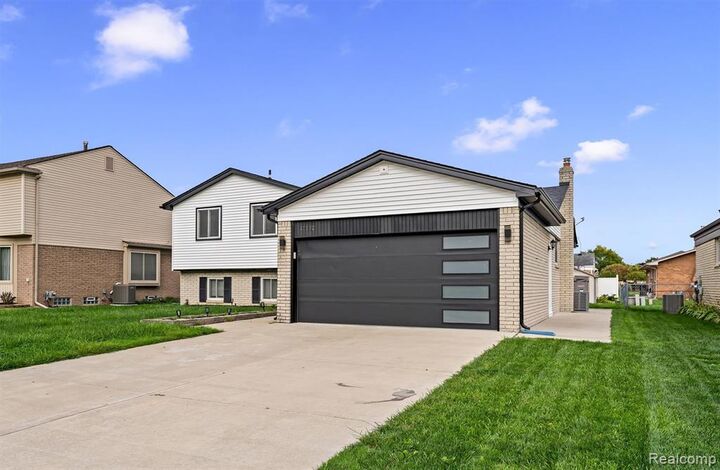 Property Photo:  37132 Tericrest Drive  MI 48310 