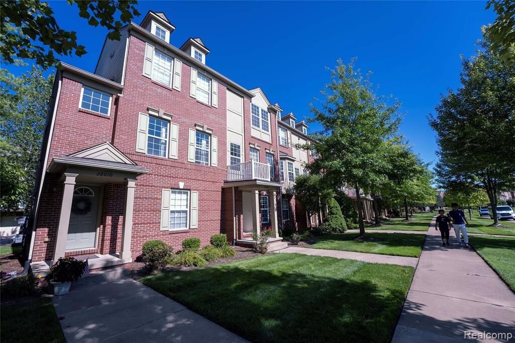 Property Photo:  28008 Declaration Road  MI 48377 