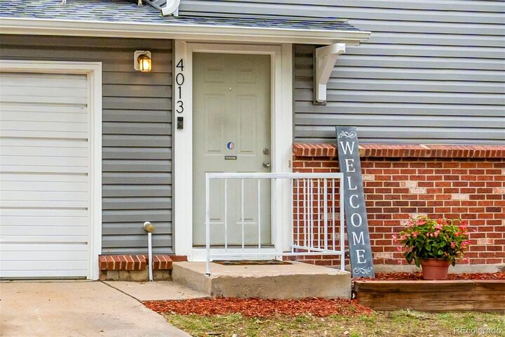 Property Photo:  4013 S Quintero Way  CO 80013 