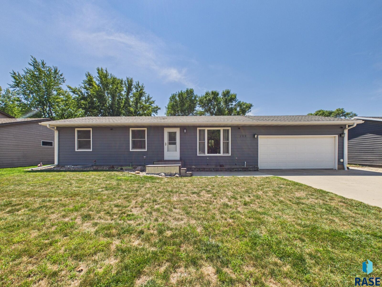 Property Photo:  209 W 7th St  SD 57033 
