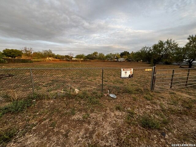 Property Photo: 412 N Transportation Dr TX 78016
