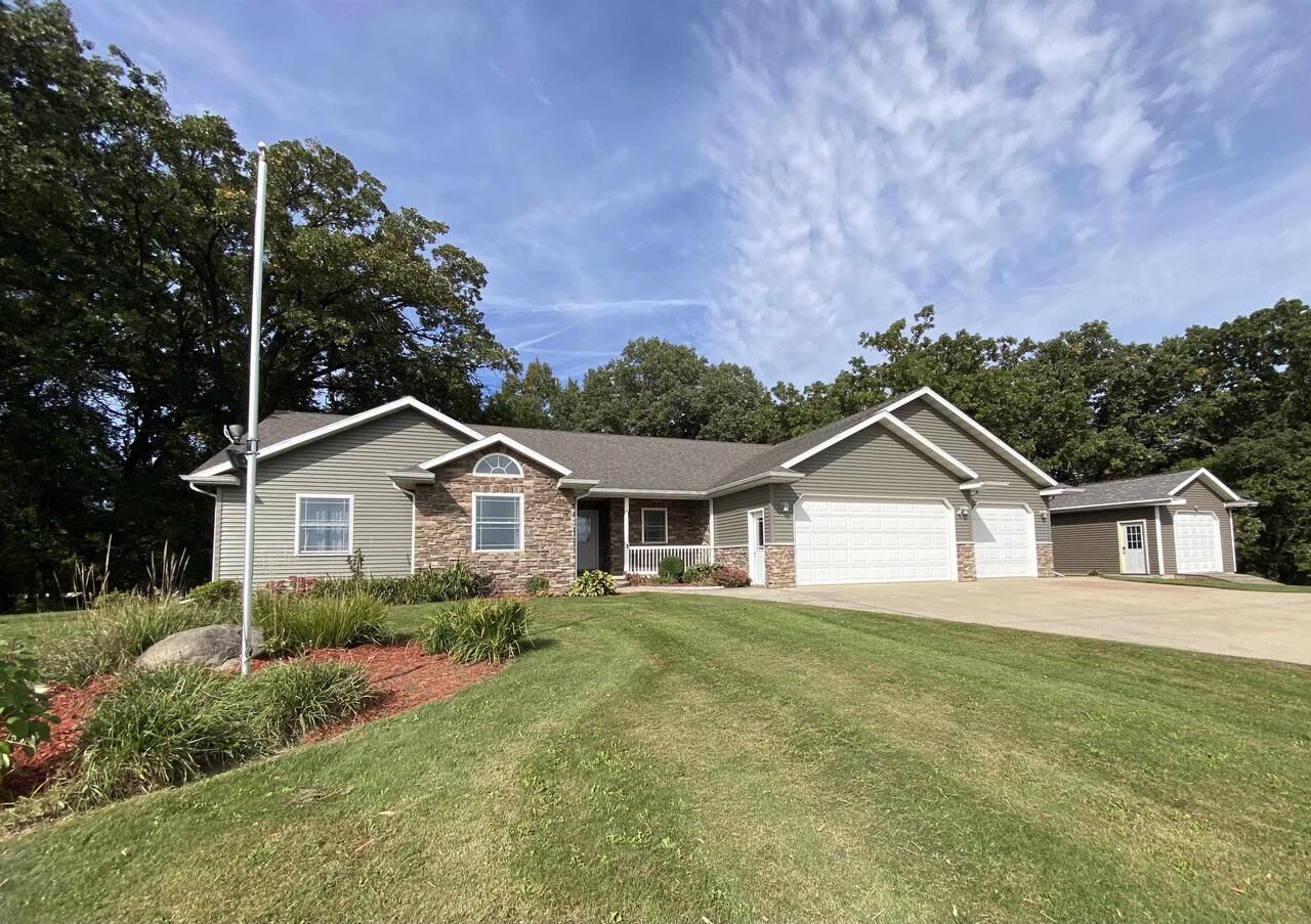 Property Photo: W10886 Westfox Road WI 53933