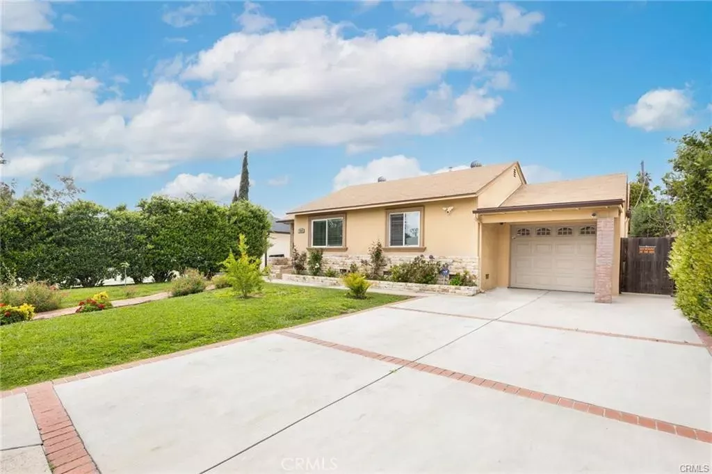 Property Photo:  7035 Calhoun Avenue  CA 91405 