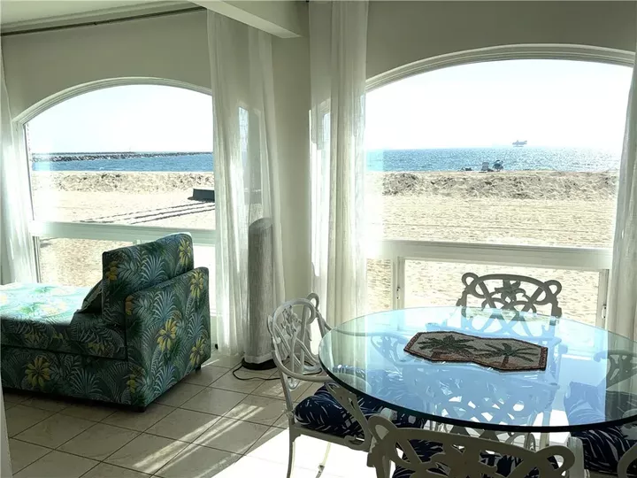 Property Photo:  1319 Seal Way  CA 90740 