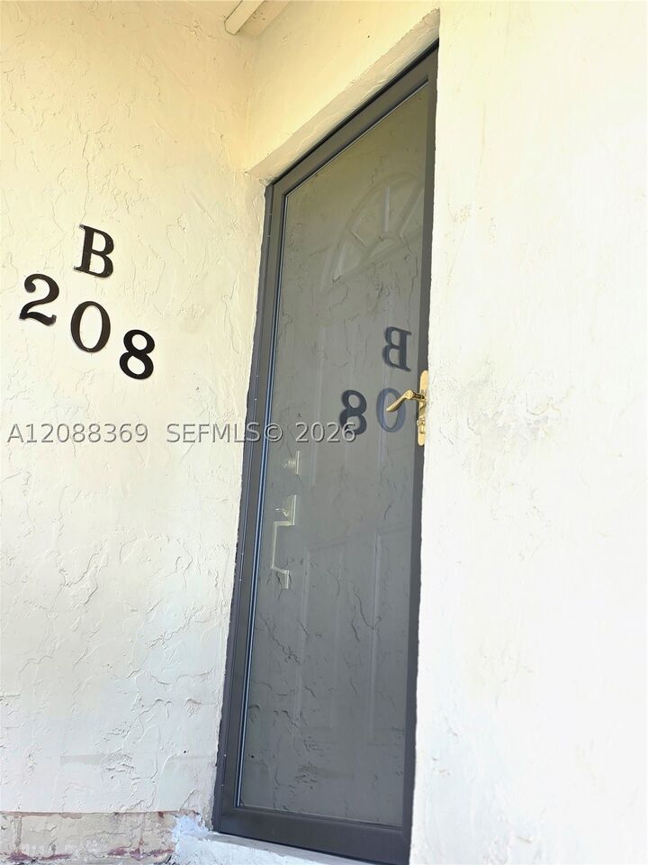 Property Photo:  840 NE 199th St 208B  FL 33179 