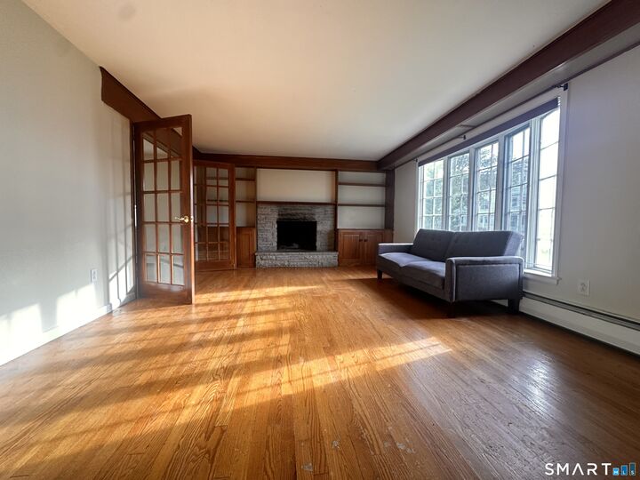 Property Photo:  266 Linwood Street 1  CT 06052 