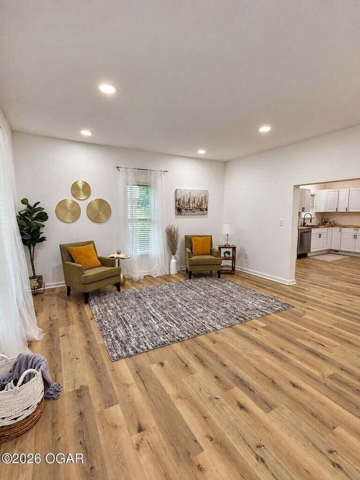 Property Photo:  2650 E 8th Street  MO 64801 
