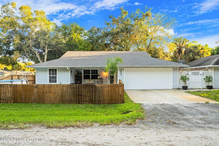 Property Photo: 3809 11th Street SW FL 32968
