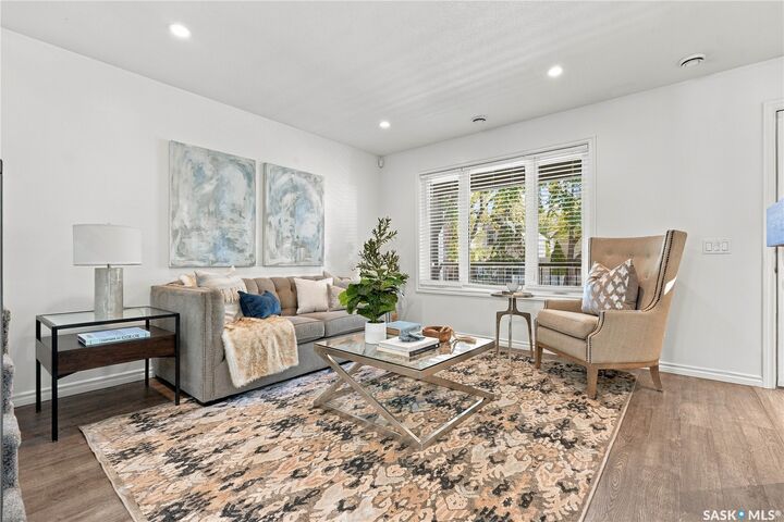 Property Photo:  317 G Avenue S  SK S7M 1V2 
