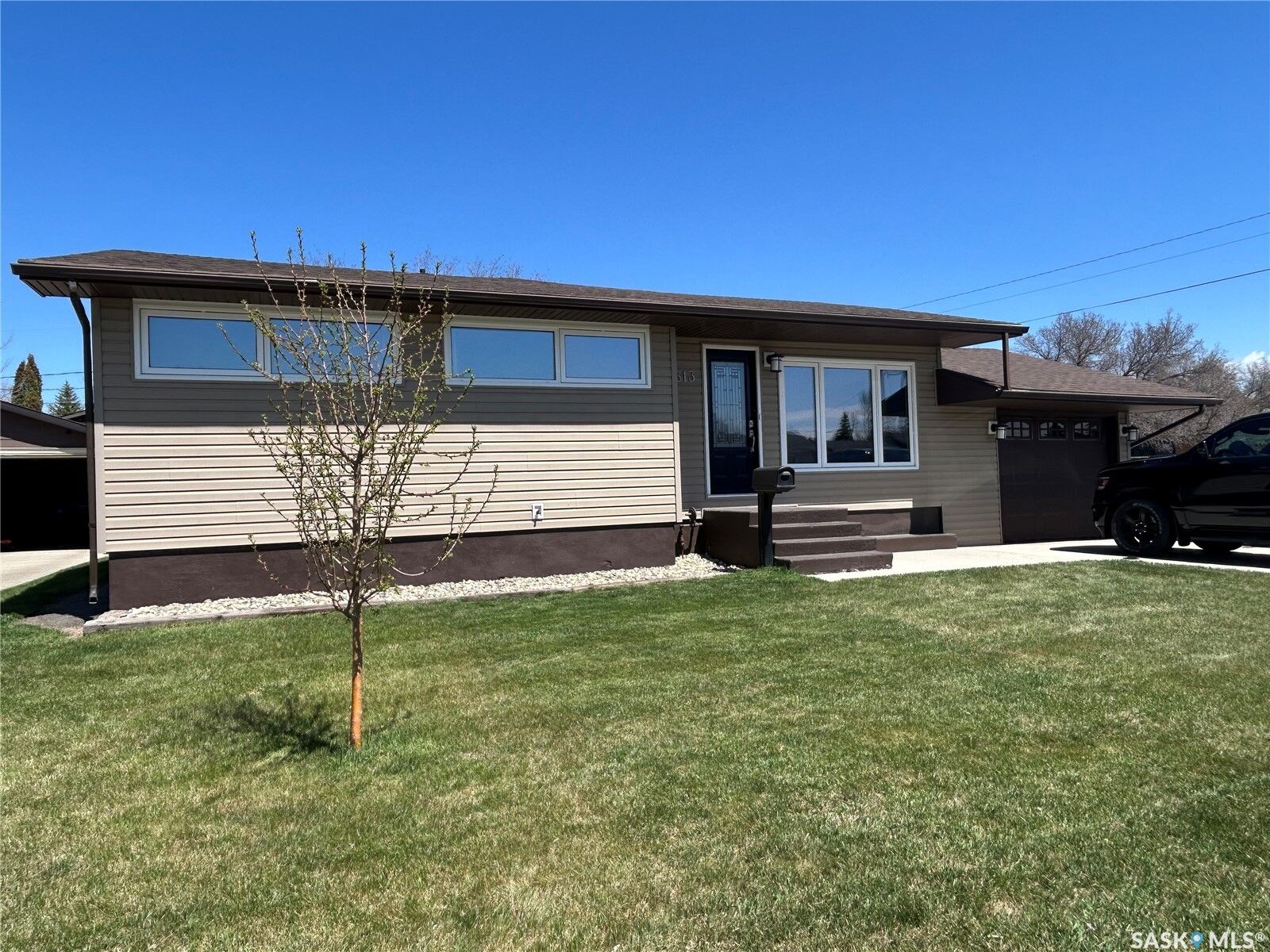Property Photo:  1613 Dieppe Crescent  SK S4A 1W8 