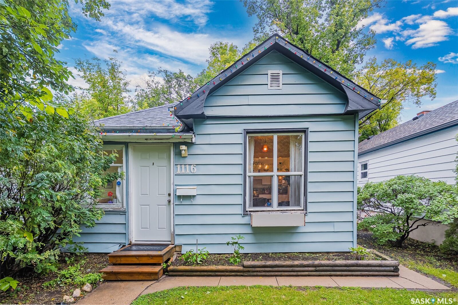 Property Photo:  1116 B Avenue N  SK S7L 1G1 