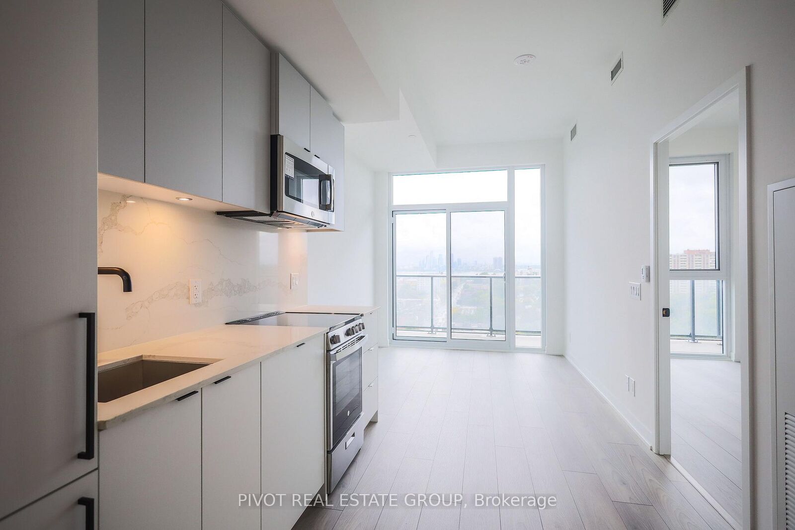 Property Photo: 285 Dufferin Street 1406 ON M6K 0J2