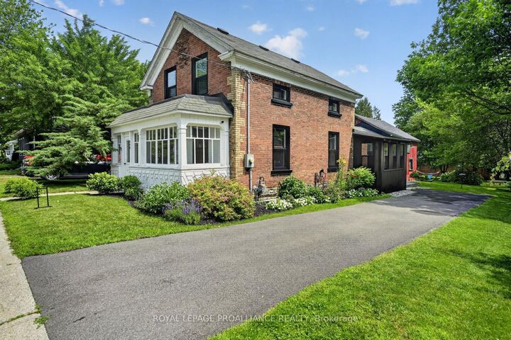 Property Photo:  346 Russell Street  ON K0E 1T0 