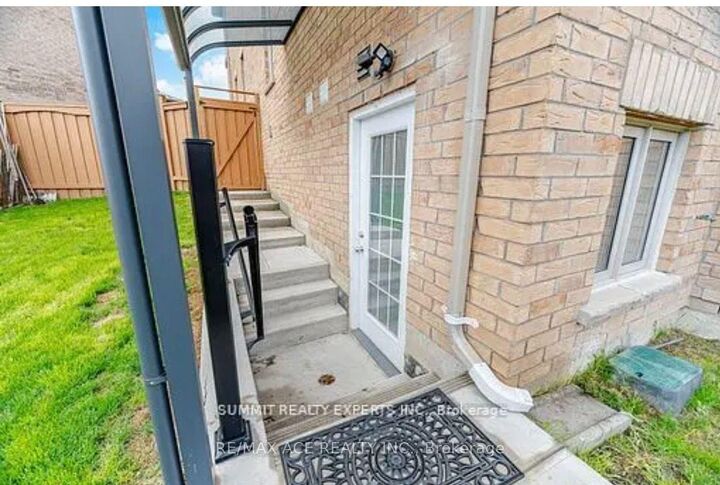 Property Photo:  146 Beaconsfield Drive Bsmt  ON L4H 4L7 