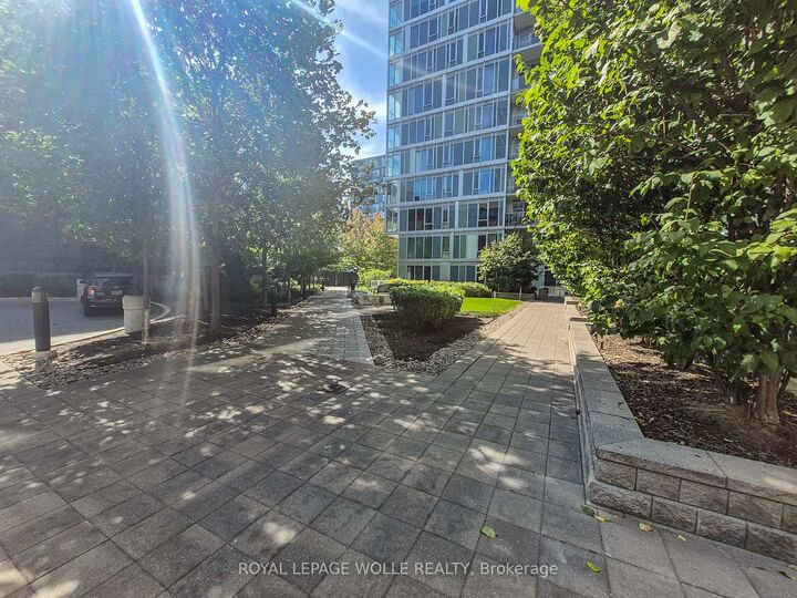 Property Photo:  555 Wilson Avenue E409  ON M3H 0C5 