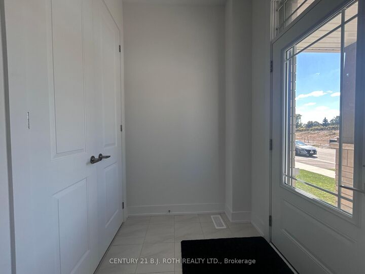 Property Photo:  15 Milady Crescent  ON L9J 0X3 
