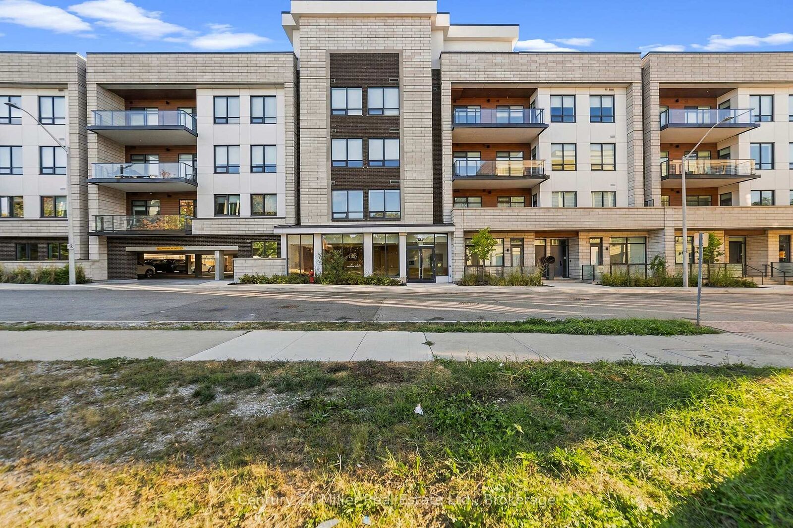 Property Photo:  123 Maurice Drive  ON L6K 2W6 