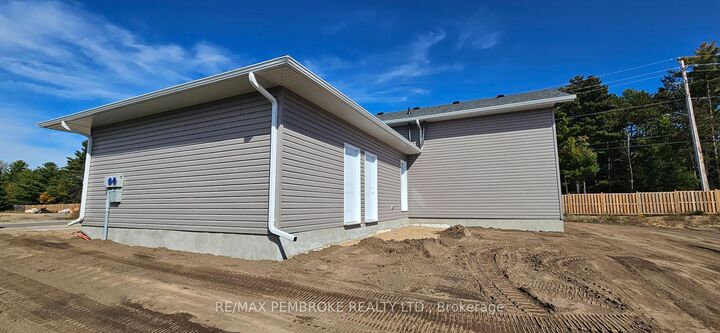 Property Photo:  32 Jade Avenue  ON K8H 0E5 
