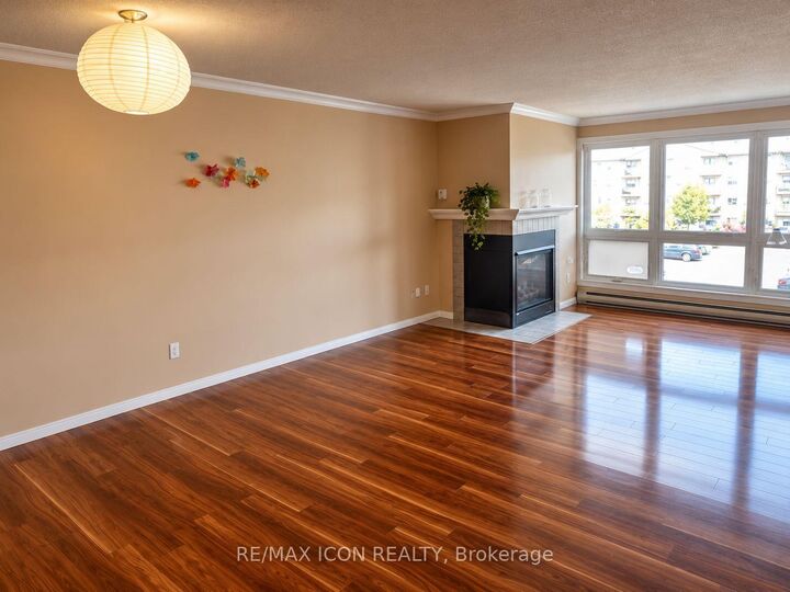 Property Photo:  5 Jacksway Crescent 308  ON N5X 3T6 
