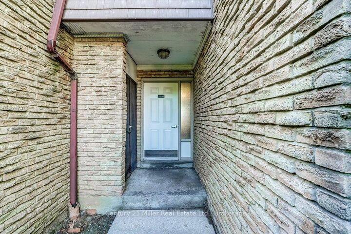 Property Photo:  2605 Woodchester Drive 36  ON L5K 2E3 