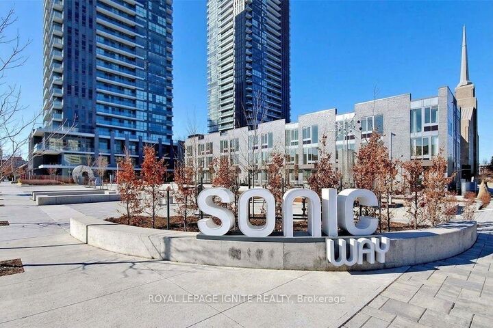 Property Photo:  6 Sonic Way N1001  ON M3C 0P1 