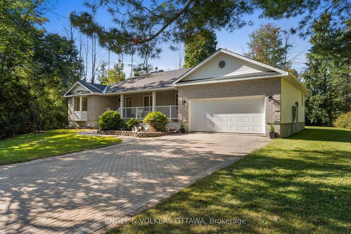 Property Photo:  8 Black Walnut Road  ON K0G 1J0 