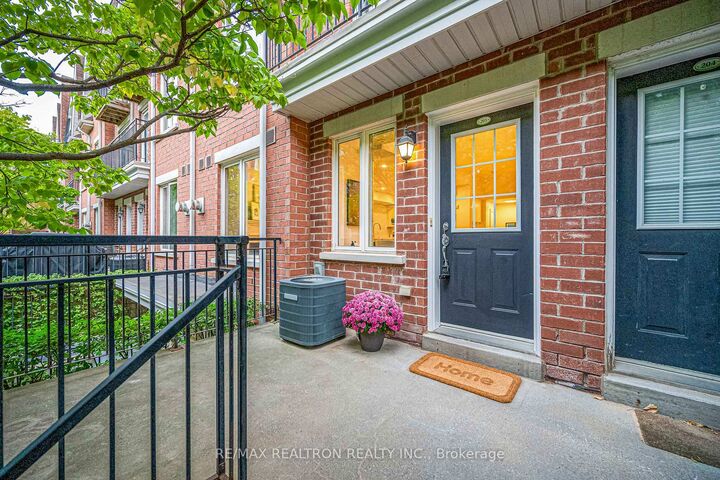 Property Photo:  50 Joe Shuster Way 205  ON M6K 1Y8 