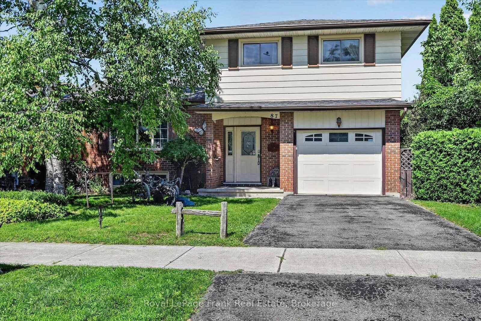 Property Photo:  87 Oakwood Crescent  ON K9J 1N2 