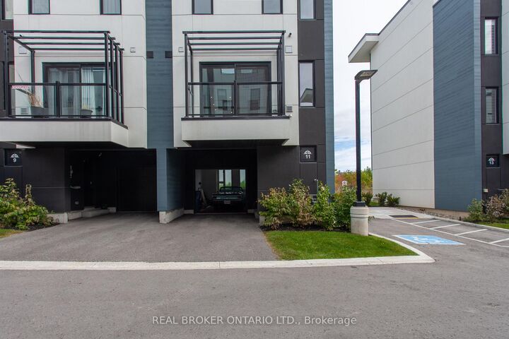 Property Photo:  11 Mariners Pier Way  ON L3V 8P4 