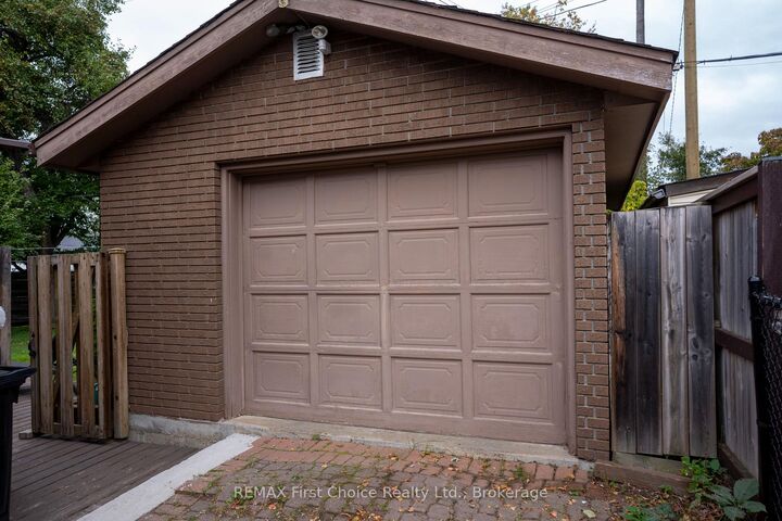 Property Photo:  96 Stardust Crescent  ON P7A 6G8 