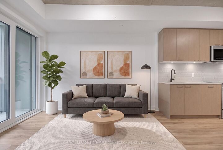 Photo de la propriété: 1808 St Clair Avenue 410 ON M6N 0C1