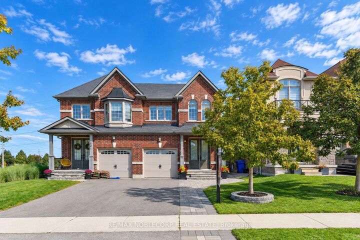 Property Photo:  619 Sweetwater Crescent  ON L3X 0H5 