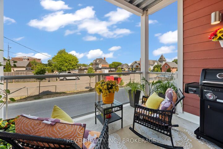 Property Photo:  130 Water Street E 14  ON K7G 0A8 