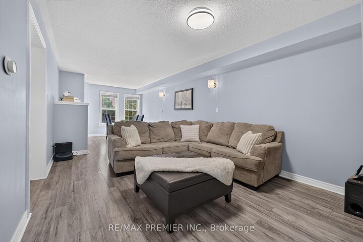 Property Photo:  47 Milloy Place  ON L4G 7L2 