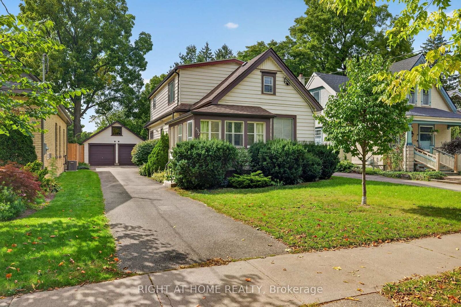 Property Photo:  937 Colborne Street  ON N6A 4A5 