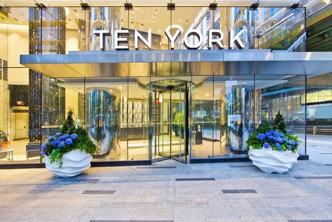 Property Photo:  10 York Street 6103  ON M5J 0E1 