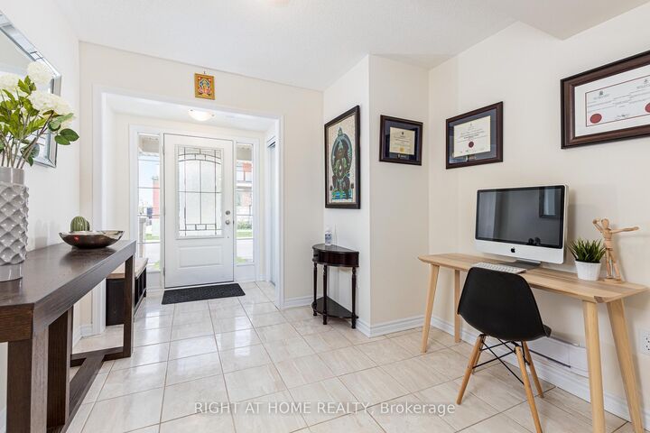 Property Photo: 2493 Fall Harvest Crescent ON L1X 0G1