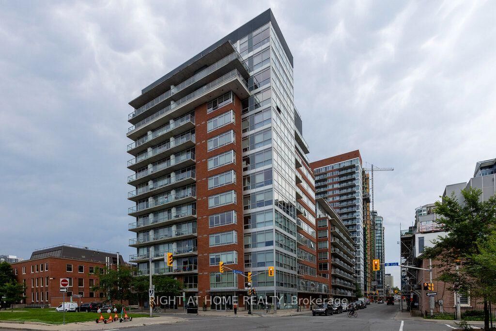 Property Photo:  180 York Street 808  ON K1N 1J6 