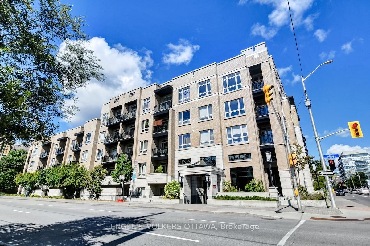 Property Photo:  429 Kent Street 428  ON K2P 1B5 