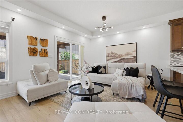 Property Photo:  275 Falconridge Drive  ON N2K 0C5 