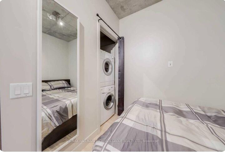 Property Photo: 25 Oxley Street 402 ON M5V 2J5