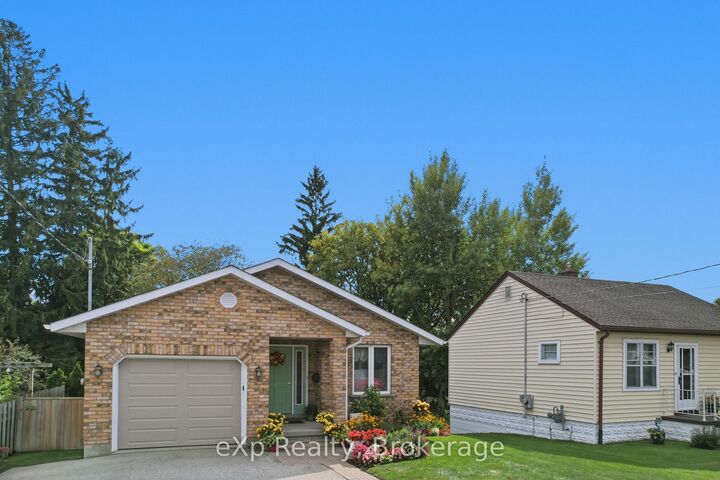 Property Photo:  565 9th Street  ON N4N 1M3 