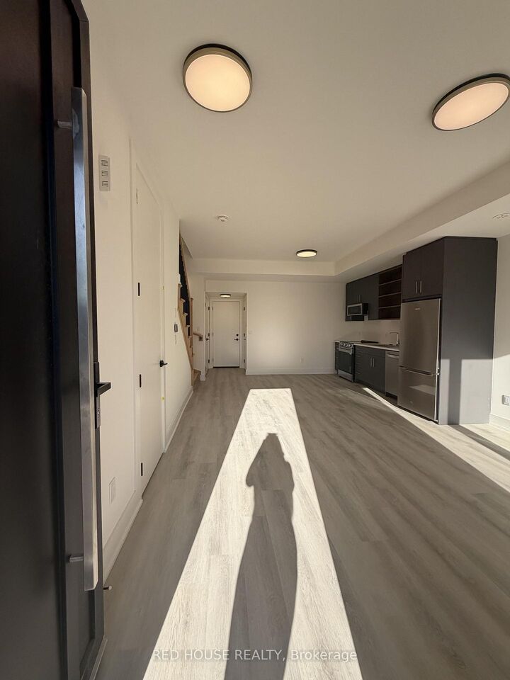 Property Photo:  242 Ellis Avenue  ON L2P 0H2 